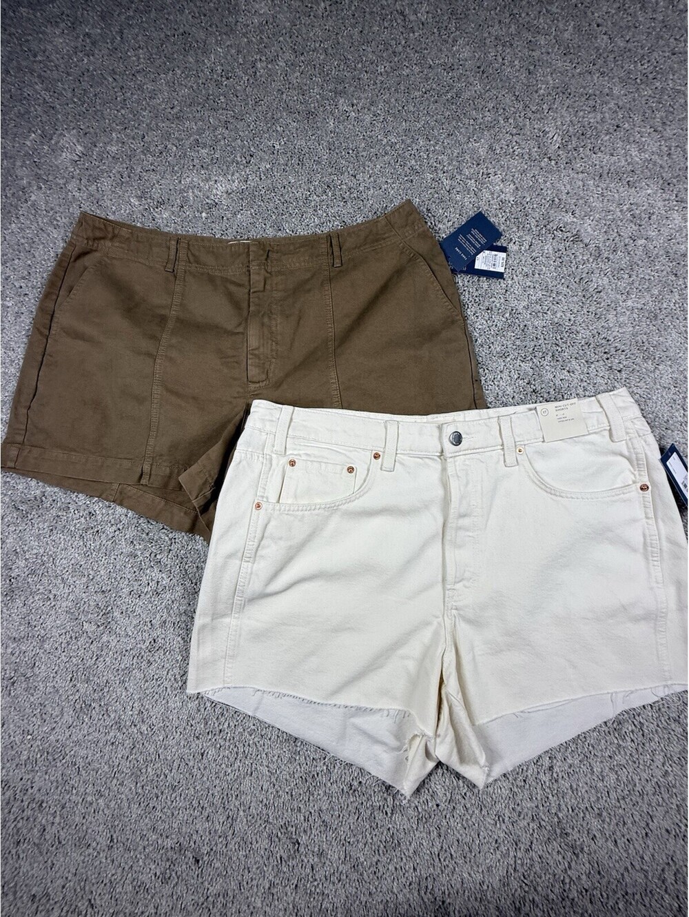 NWOT Universal Thread Women’s Shorts 2 Pack Size 17 Ivory and Khaki
